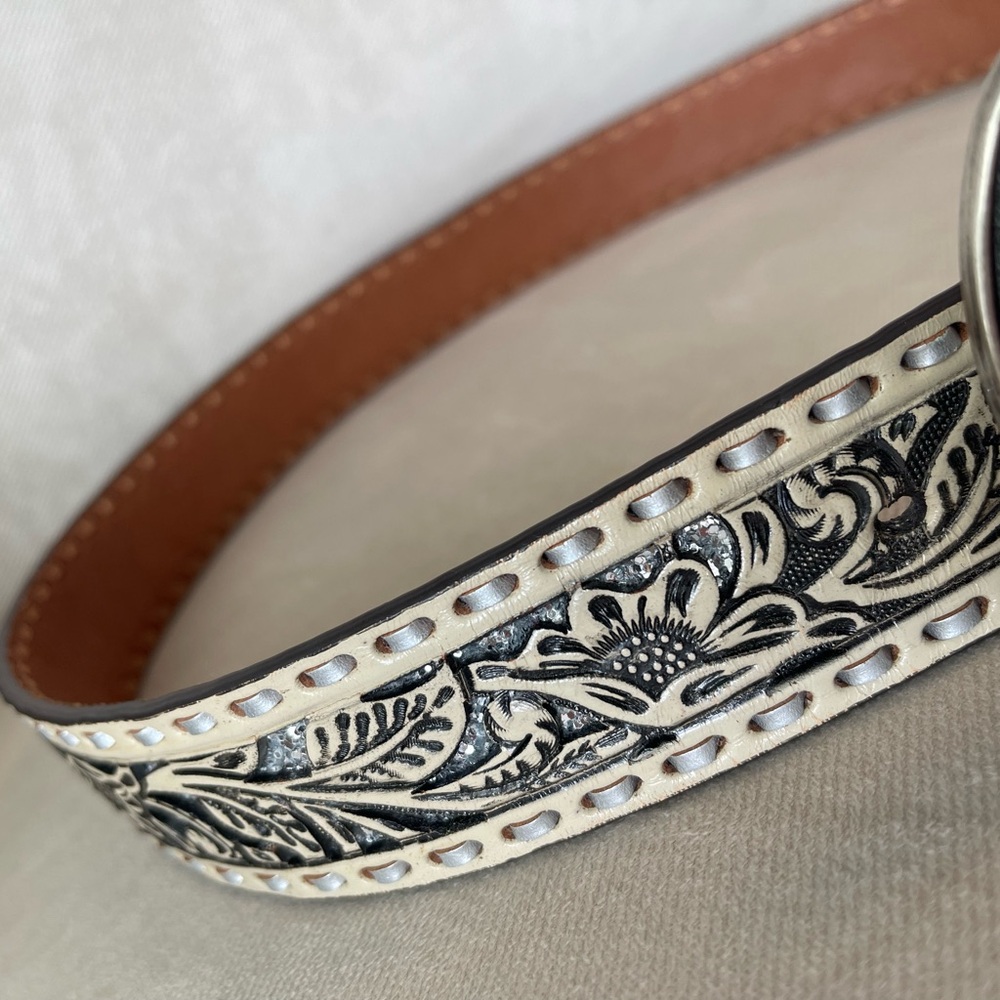 Ariat Cream and Black Women's Belt - Picture 2 of 3